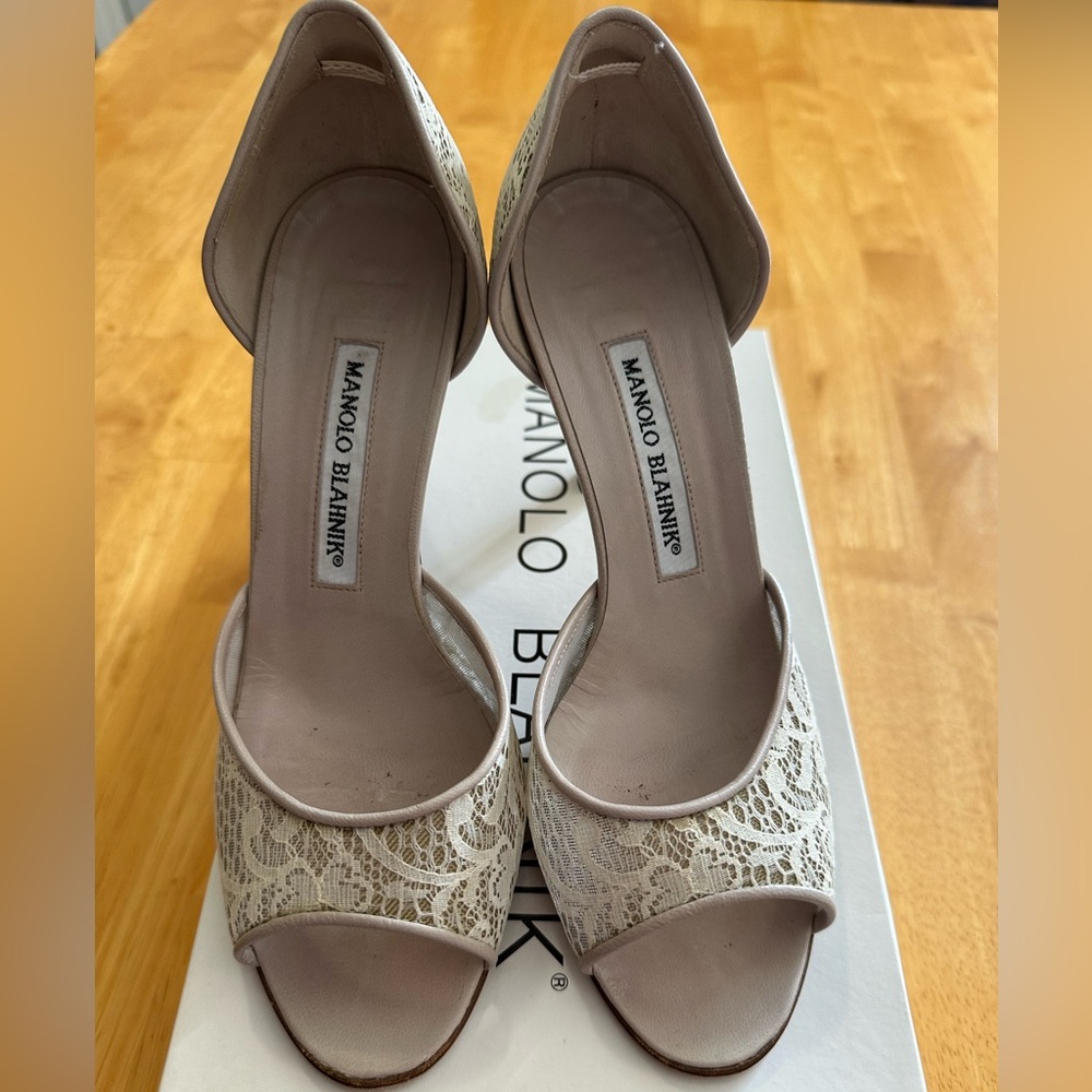Manolo Blahnik heels! Dream shoes! Size 6. ❣️